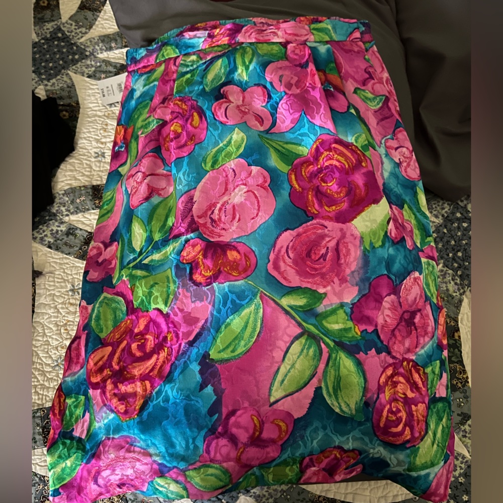 Vintage silk skirt. Vibrant colors. Sz 6/8